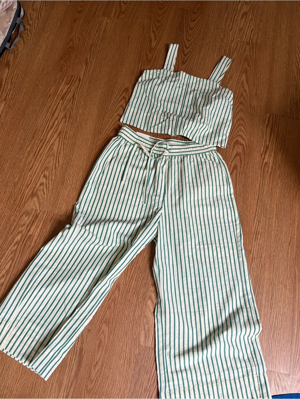 Banana Republic Green & White Stripped set NWT